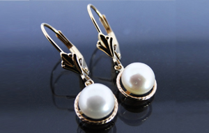 Aretes en oro amarillo