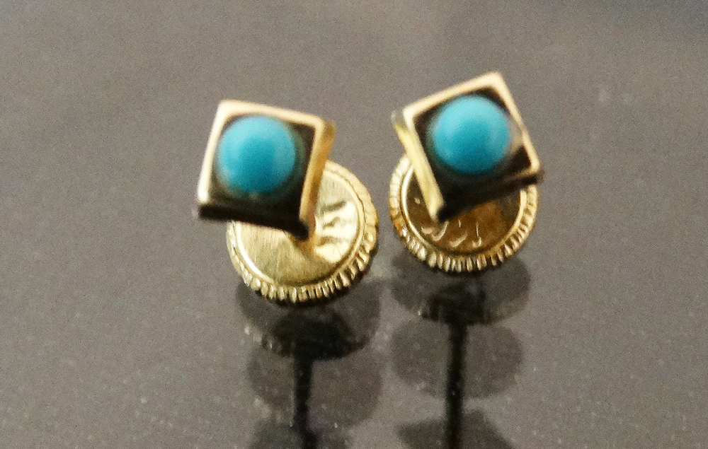 Aretes de bebé con turquesa