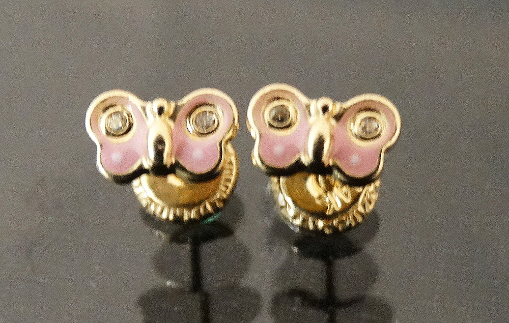 Aretes de bebé mariposa con esmalte