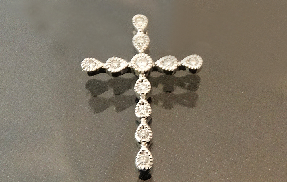 Cruz oro blanco