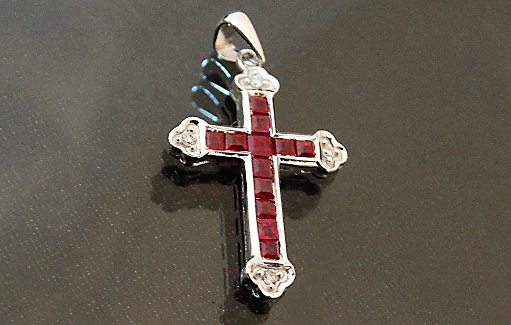 Cruz oro blanco