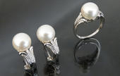 Aretes y Anillo oro con diamantes y perlas