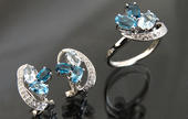 Topacio azul, oro y diamantes