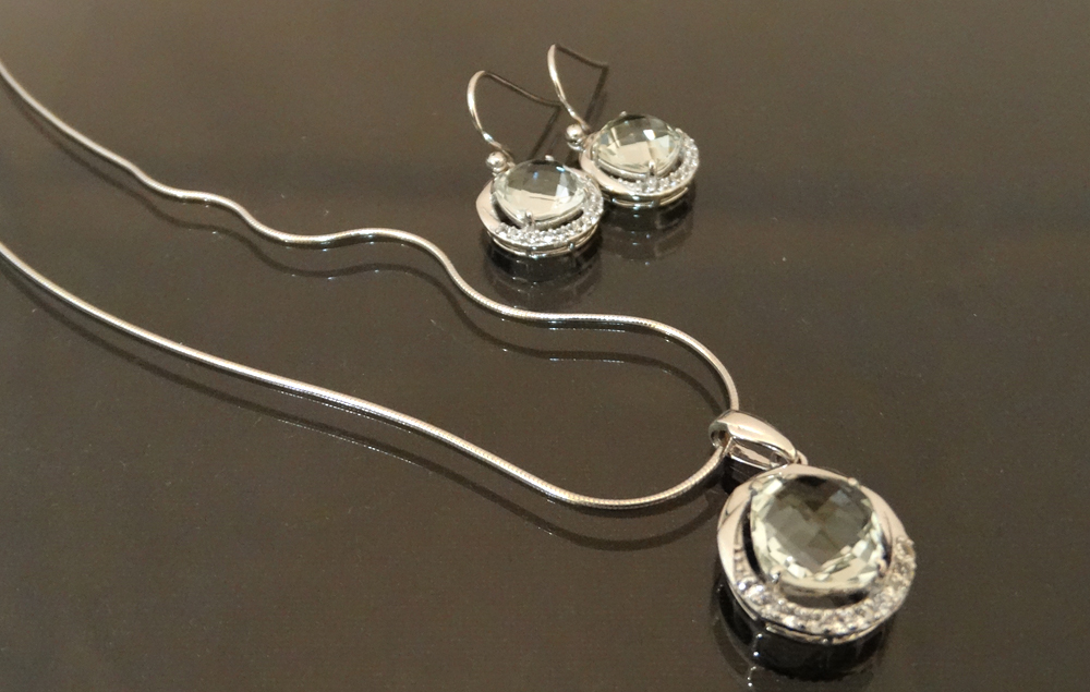 Aretes y dije plata con zircones